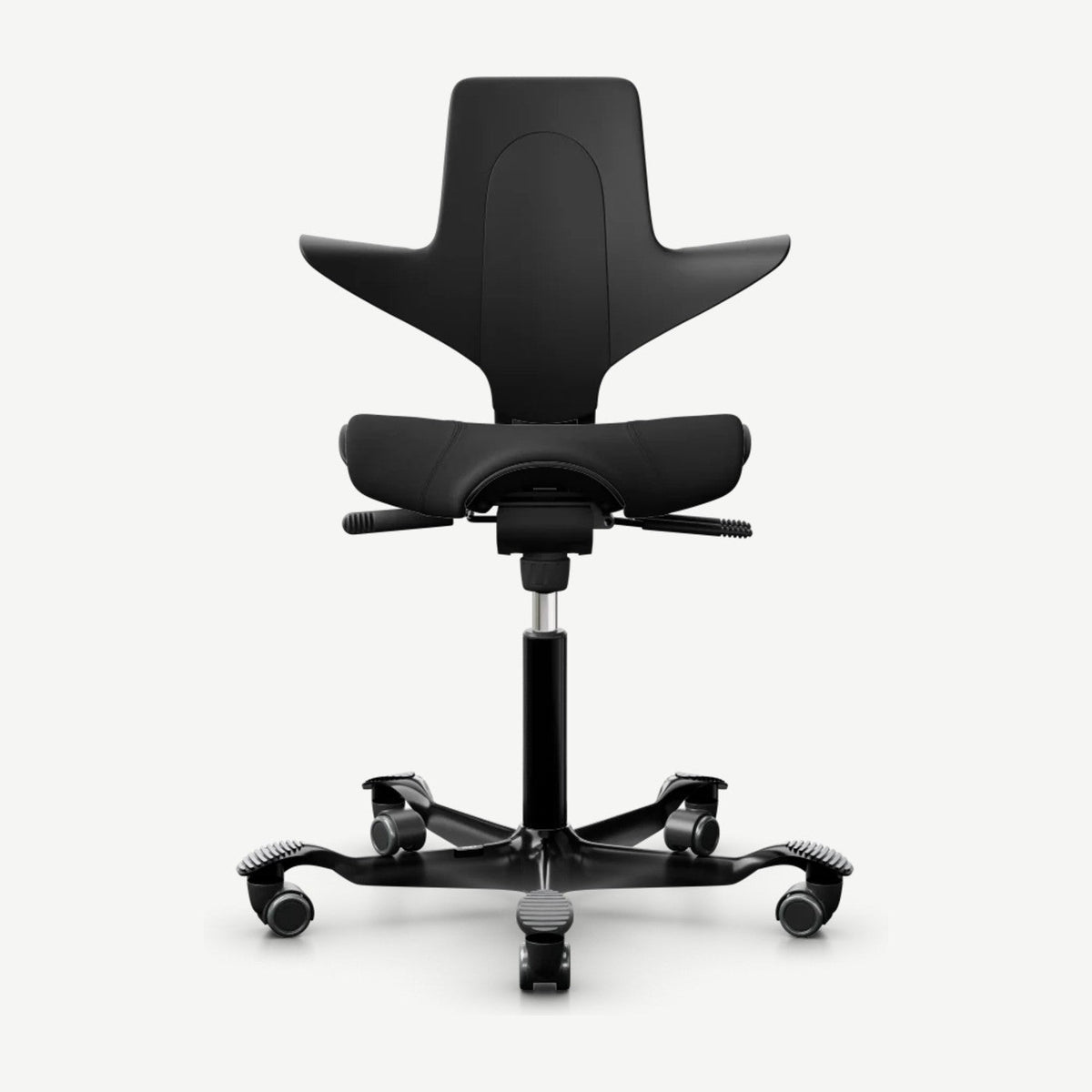HÅG Capisco Puls 8020 mit Sitzkissen in Xtreme Schwarz