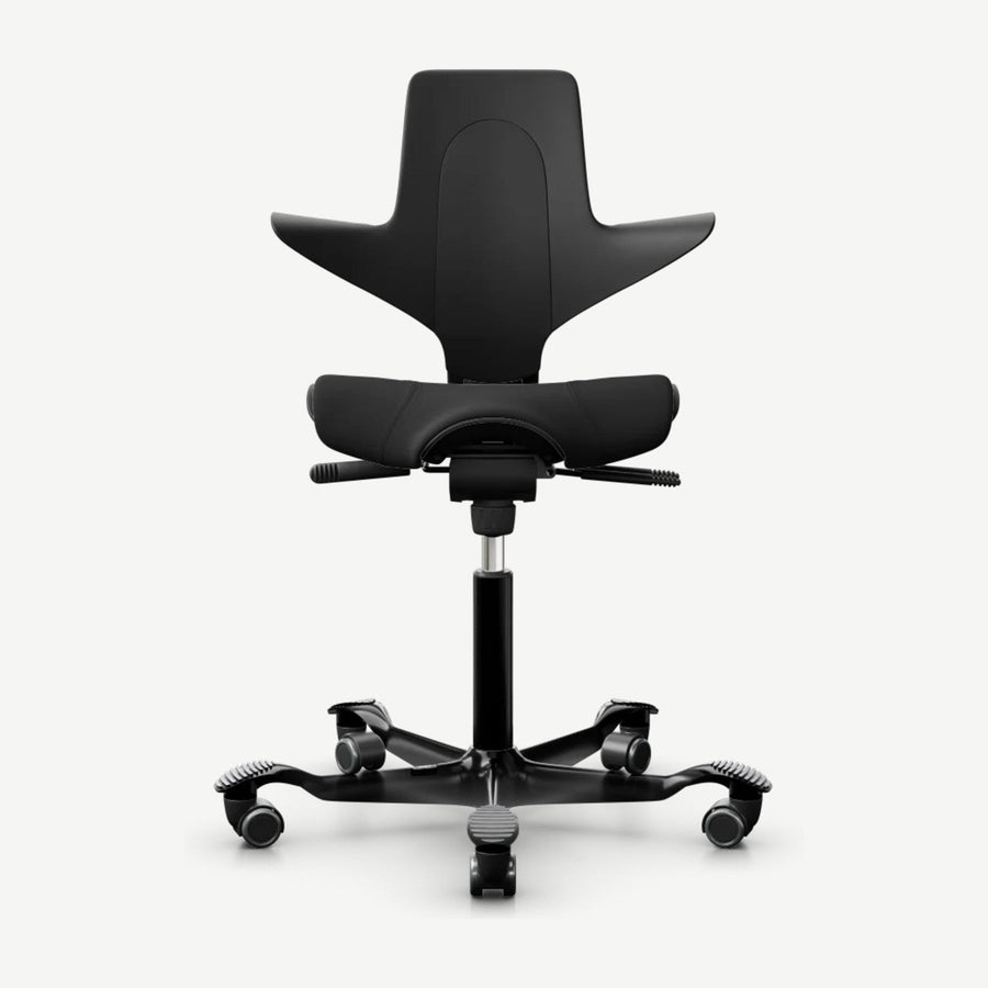 HÅG Capisco Puls 8020 mit Sitzkissen in Xtreme Schwarz